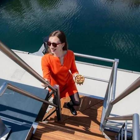 Hausboot King - Lp5 Hotel na wodzie