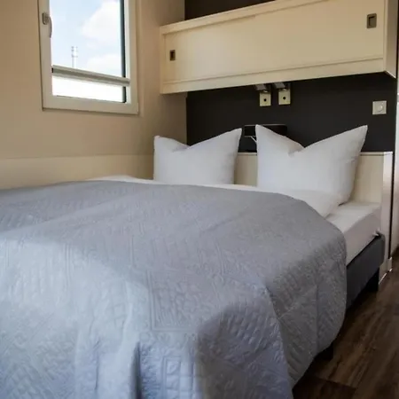 Hausboot King - Lp5 Hotel na wodzie *